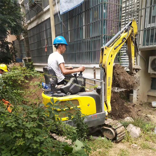 小挖机改造地下室